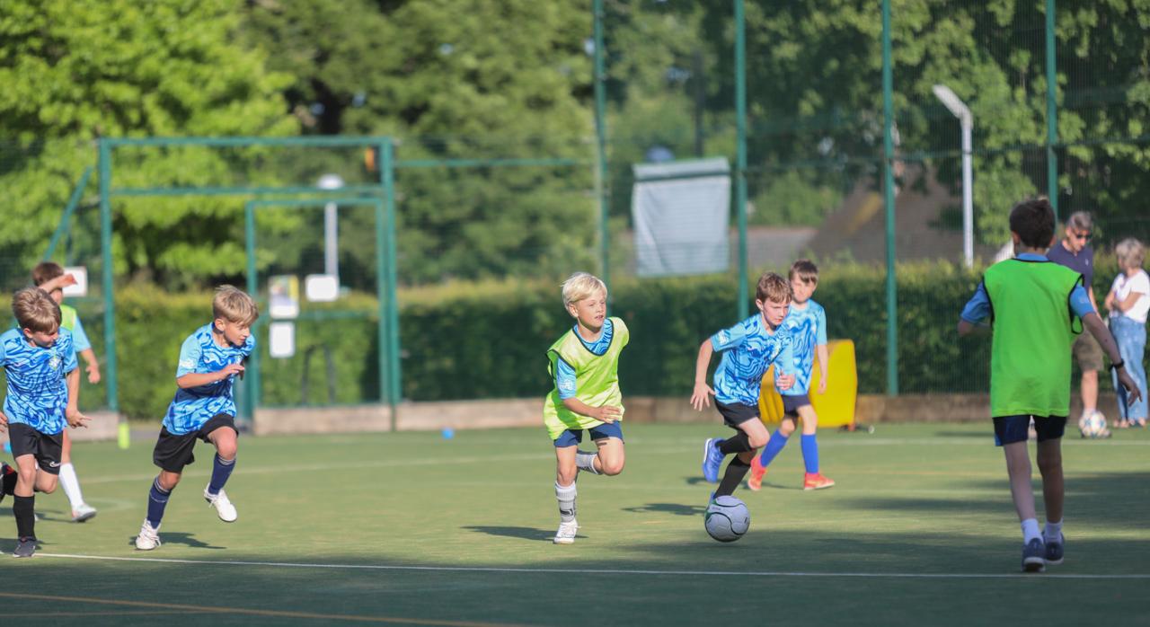 Hands Of Rowledge Rowledge Community Futsal Club | Youth Futsal in Farnham, Surrey
